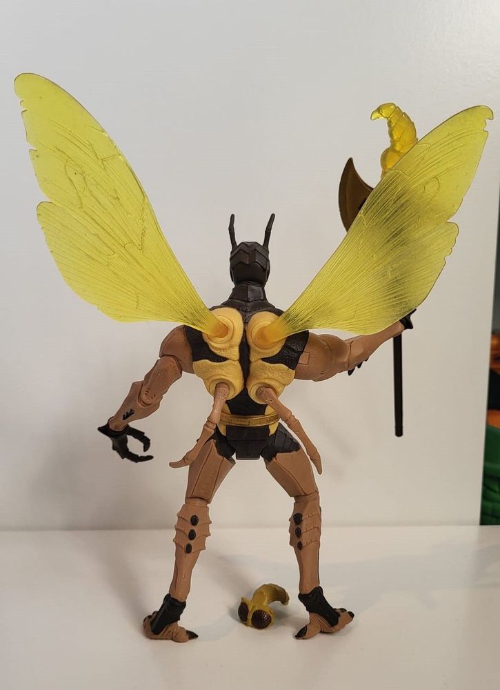 Buzz Off lose v. hinten