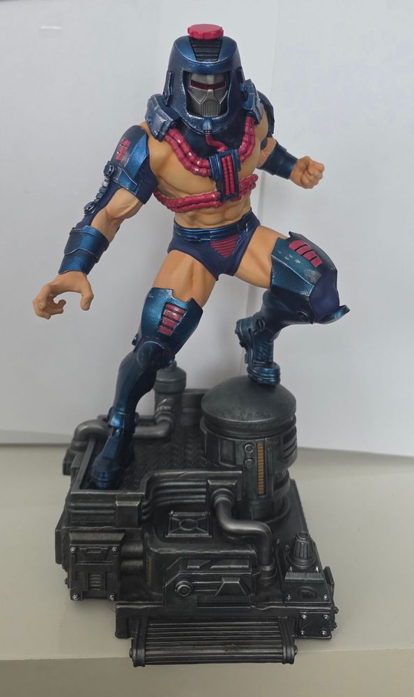 Man-E-Faces 1:10