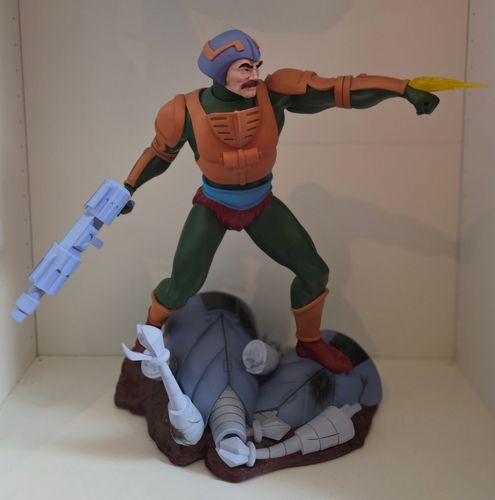 Man-At-Arms Statue 1:4